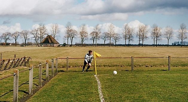 De bal is rond - Stichting Het Winschoter Stadsjournaal